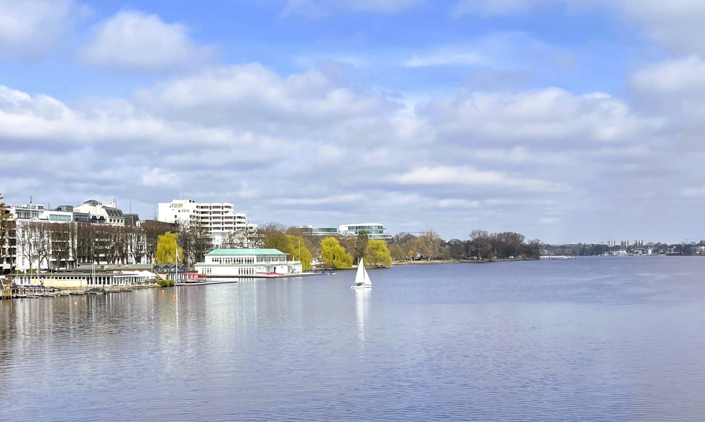 Gemeinsam gestalten wir innovative                   Versicherungslösungen, die Menschen verbinden und Unternehmen stärken –   verantwortungsvoll und partnerschaftlich.