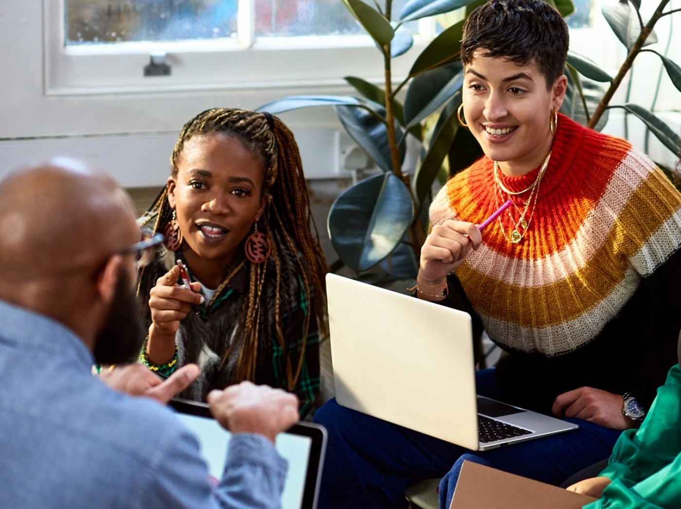 Unsere StärkenOft werden wir gefragt, wie schnell wir ein individuelles Produkt entwickeln und fertigstellen können. Für eine Geschäftspartnerschaft können wir das beantworten: Es dauert nur wenige Wochen, bis ein Wunschprodukt entwickelt, beschrieben, berechnet und juristisch geprüft ist und von unserem Partner marktreif dem Verbraucher angeboten werden kann. Unsere Stärke liegt in der ganzheitlichen Beratung – für jeden Partner sehr individuell und einzigartig. Mit der Sicherheit eines internationalen und etablierten Finanzdienstleisters im Hintergrund. Das und vieles mehr macht uns aus.